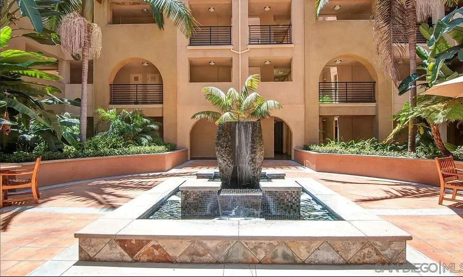 2 bed, 930 sqft, $3,000 — Photo 3