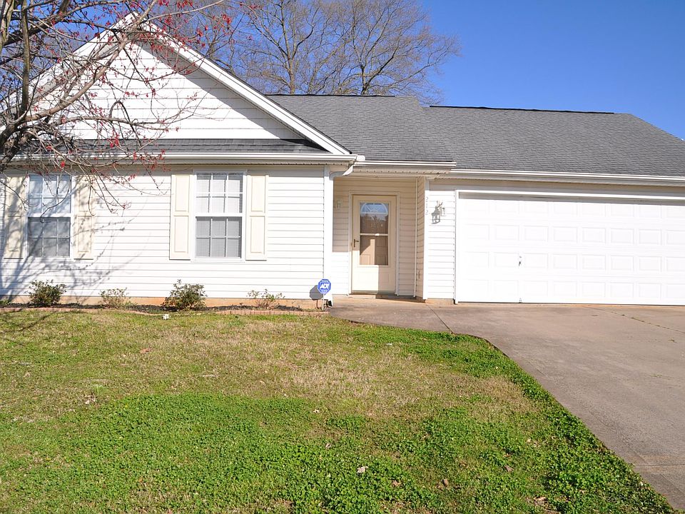 1st image of 212 Chateau St