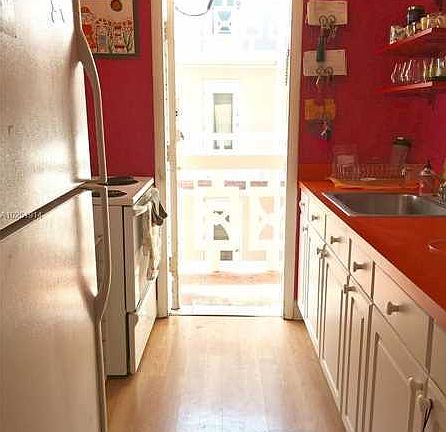5th image of 1725 James Ave APT 19