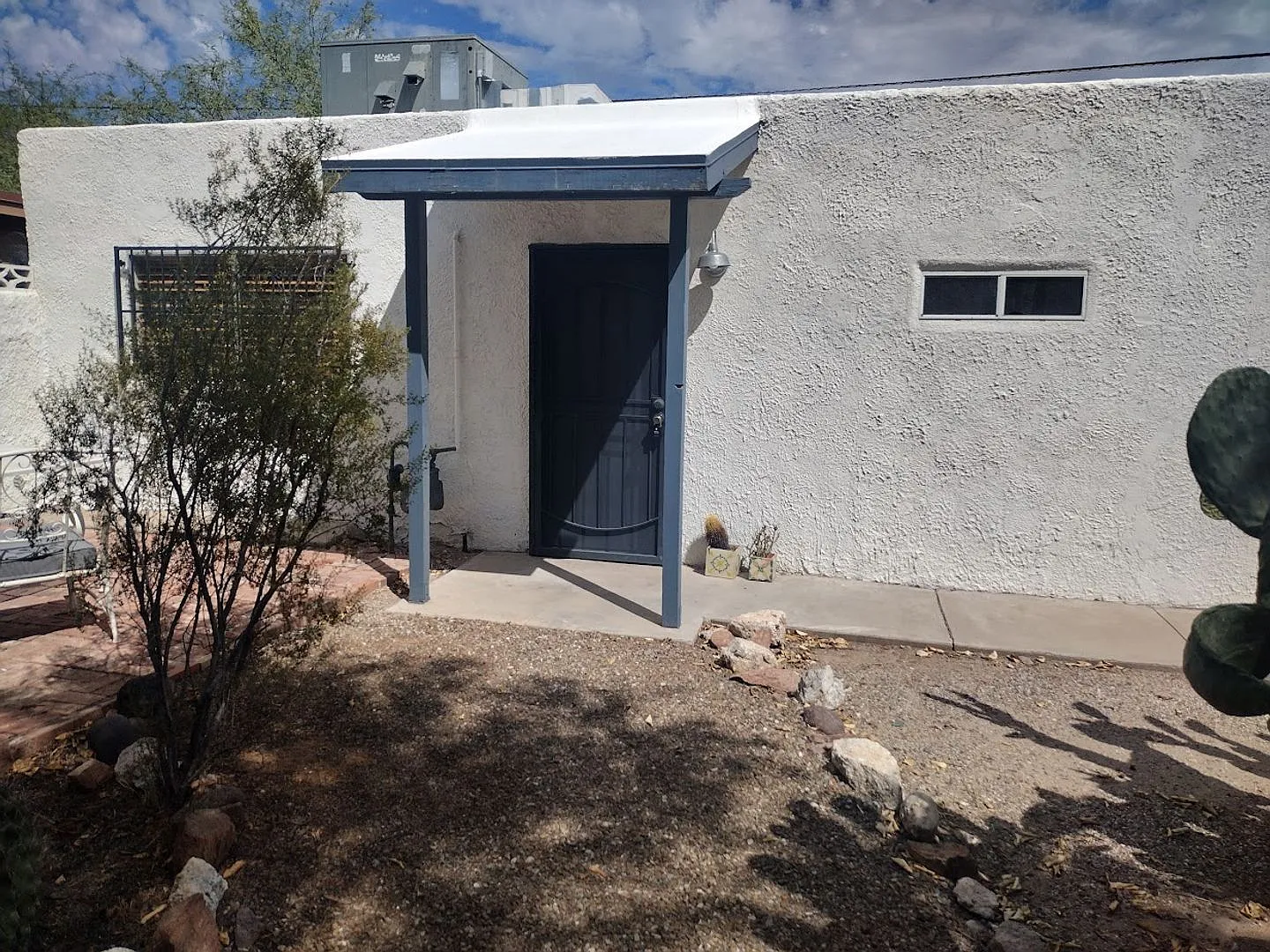 1071 E Seneca St. Guest House — Photo 1