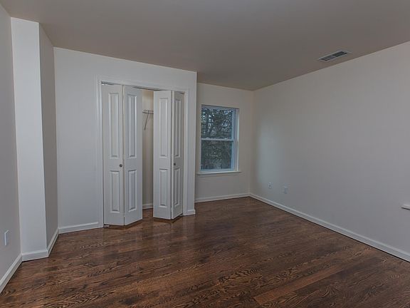 5th image of 90 Grassy Plain St #B