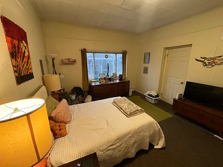450 Dallas St #A — Photo 15