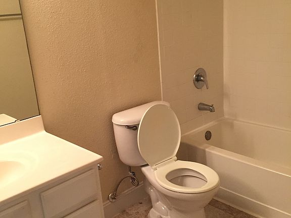 5th image of 3748 Idlebrook Cir APT 102
