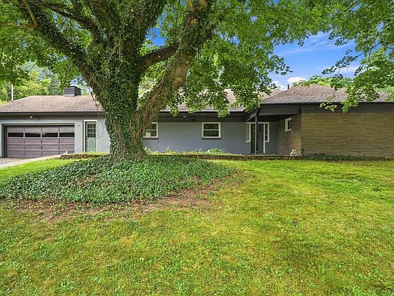3rd image of 916 Innis St