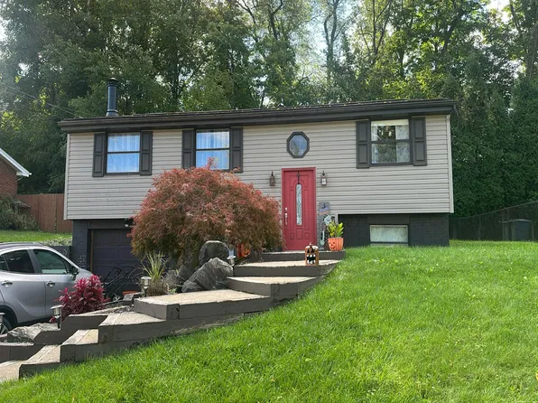 3152 Vermont Dr, Lower Burrell, PA 15068