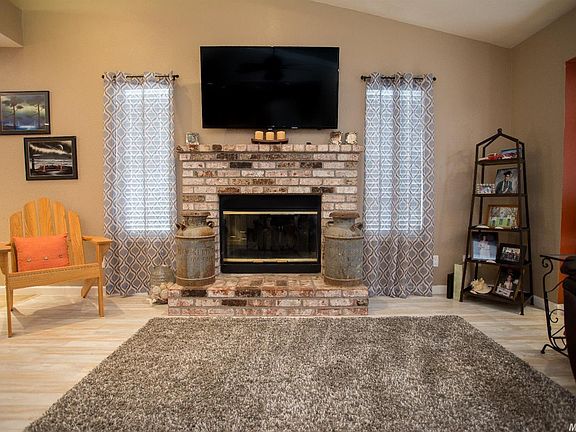 5th image of 8688 Garnet Ct
