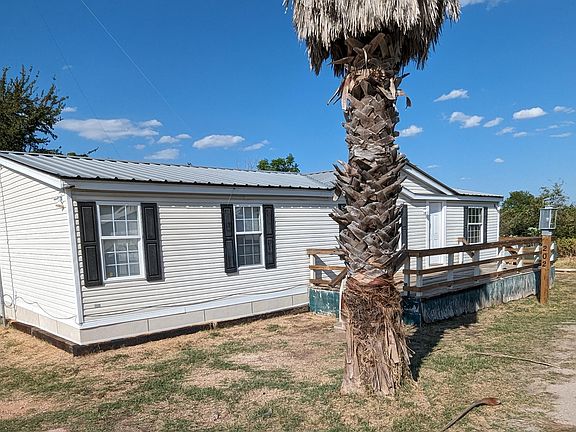 4th image of 202 Apache Dr