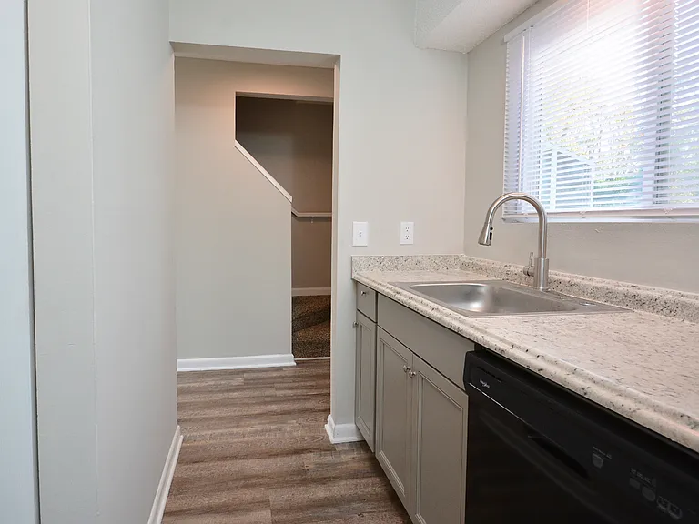 Keystone Apartments — Photo 50