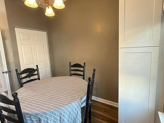 4th image of 1409 Roman Ridge Way