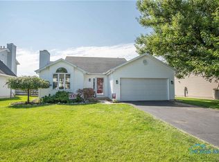 7431 Twin Lakes Rd, Perrysburg, OH 43551