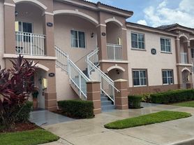 1271 SE 27th St