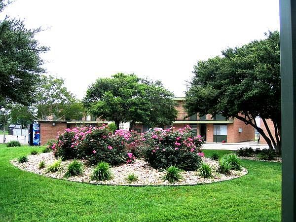 1st image of 4612 Sanger Ave
