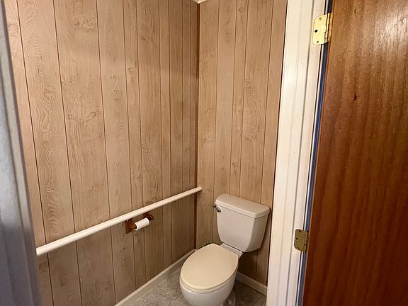 4th image of 240 W Ridge St #1