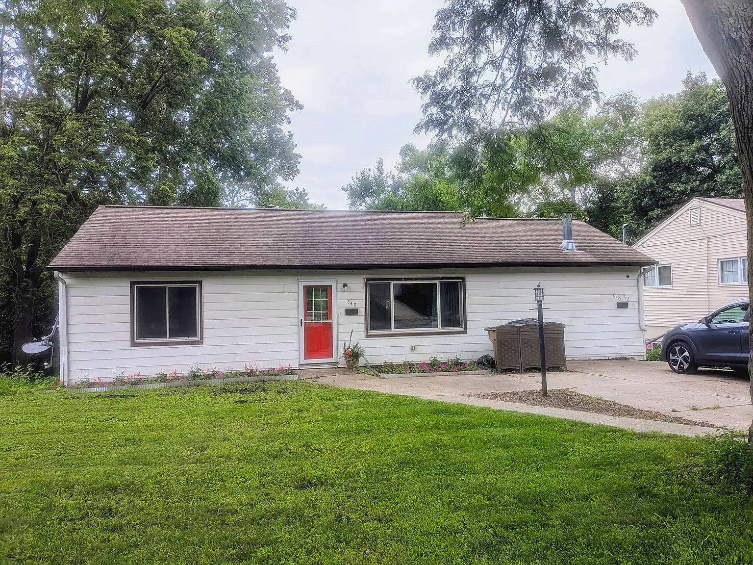 3 bed, 1212 sqft, $1,550 — Photo 1