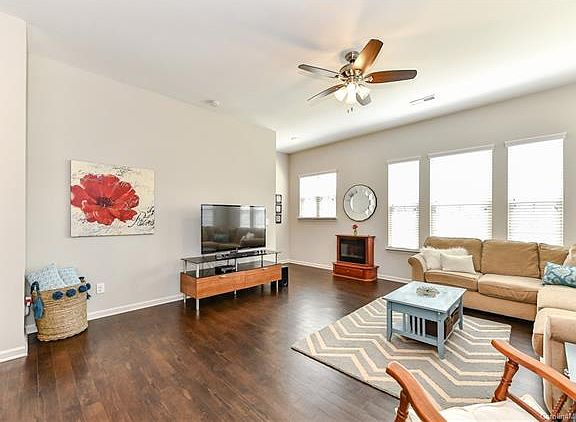 4th image of 9324 Ainslie Downs St #0