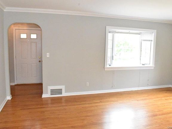 4th image of 194 Lincoln Pl