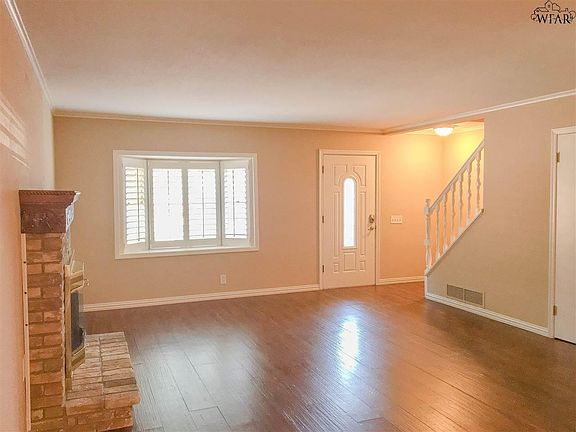 3rd image of 2413 Lou Ln Unit D