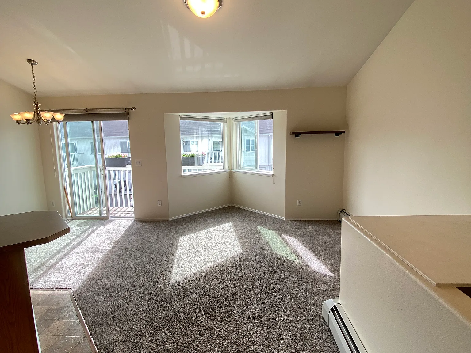 3 bed, 1108 sqft, $2,400 — Photo 3