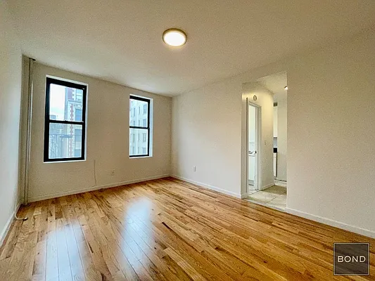 Rented by Bond New York | media 5