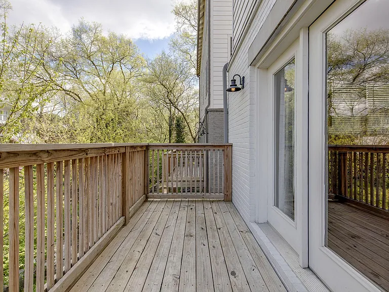 1514 Kirkwood Ave — Photo 10