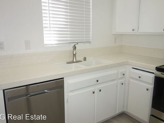 3rd image of 350 G St Unit F2