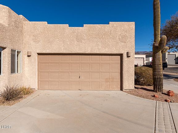 3rd image of 4017 Cherry Tree Way