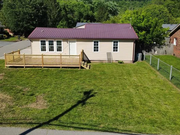 118 Wells Dr, Prestonsburg, KY 41653