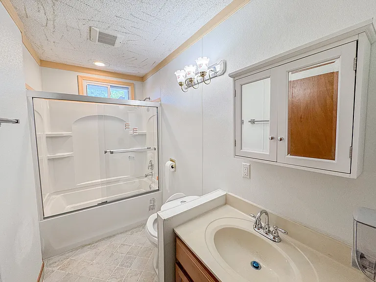 1104 Adriatic Ave — Photo 8