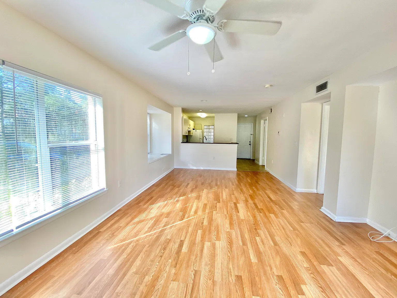 2 bed, 2.0 bath, 906 sqft, $2,000 — Photo 3
