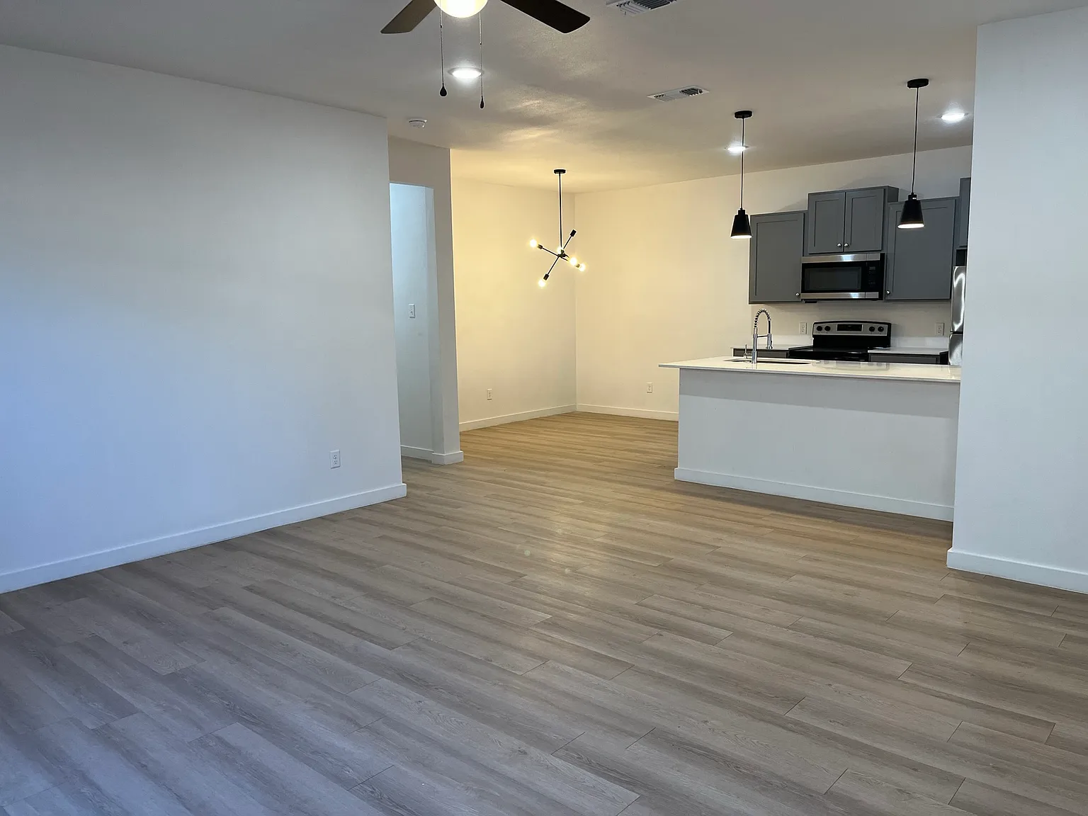 5551 Itasca St — Photo 3
