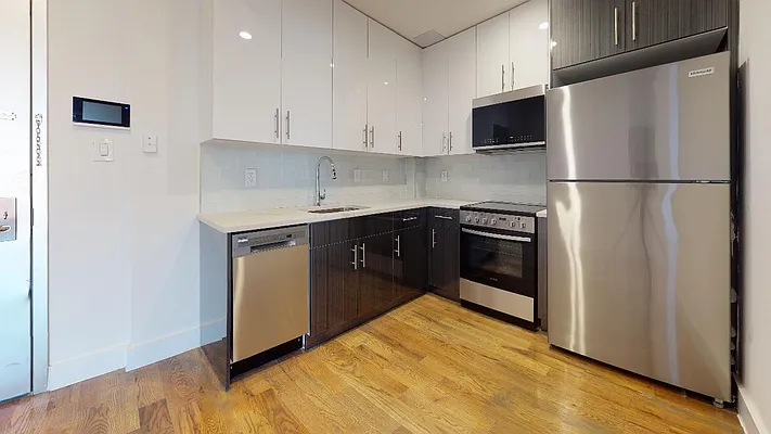 Rented by Metro Garden Realty NYC | media 24