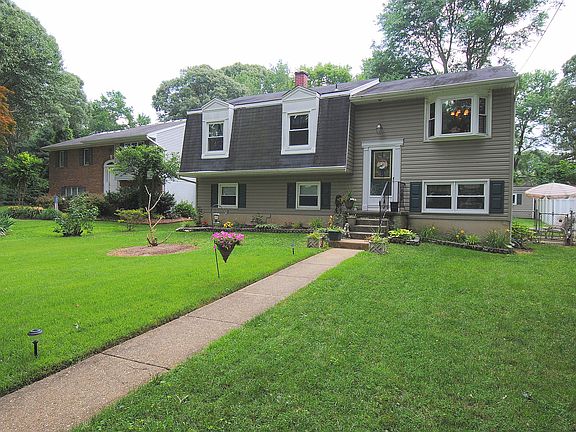 2nd image of 707 Oser Dr