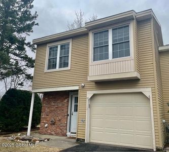 23 Chadwyck Square, Cohoes, NY, 12047