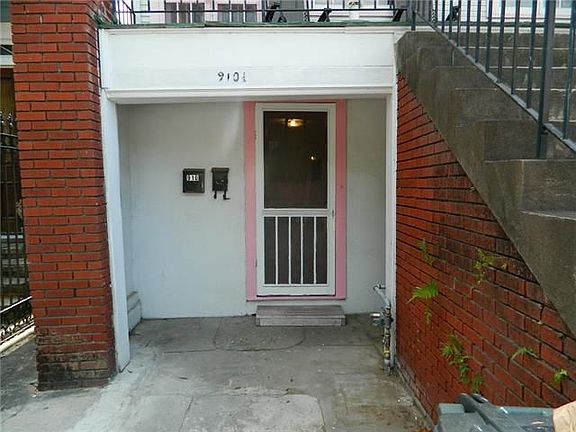 2nd image of 910 1/2 1st St