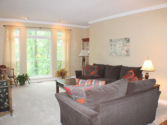 4th image of 114 Woodcliff Ln