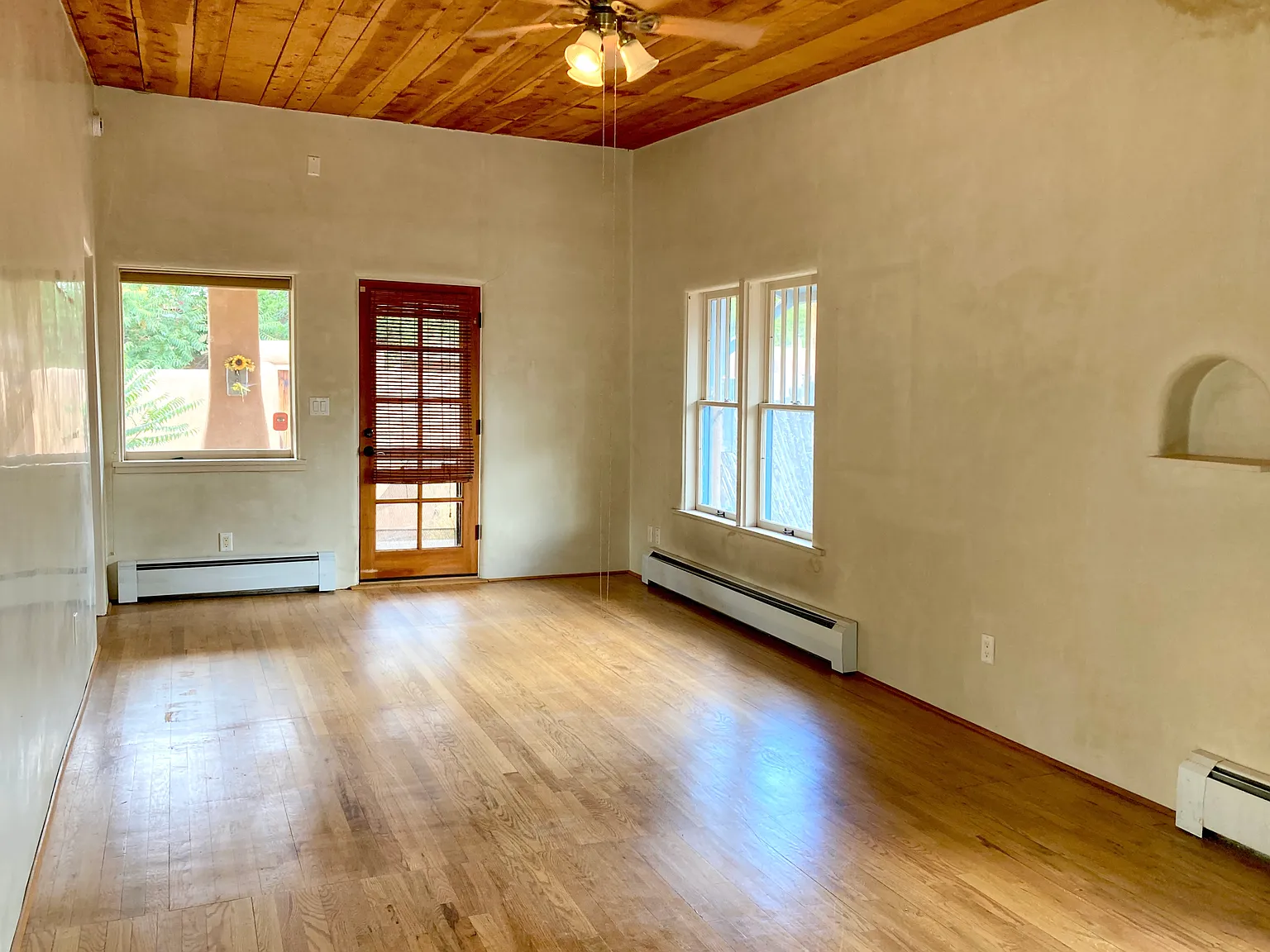 1 bed, 1000 sqft, $2,500 — Photo 3