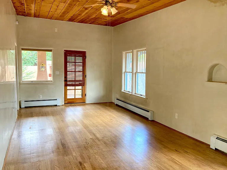 215 Maynard St — Photo 3