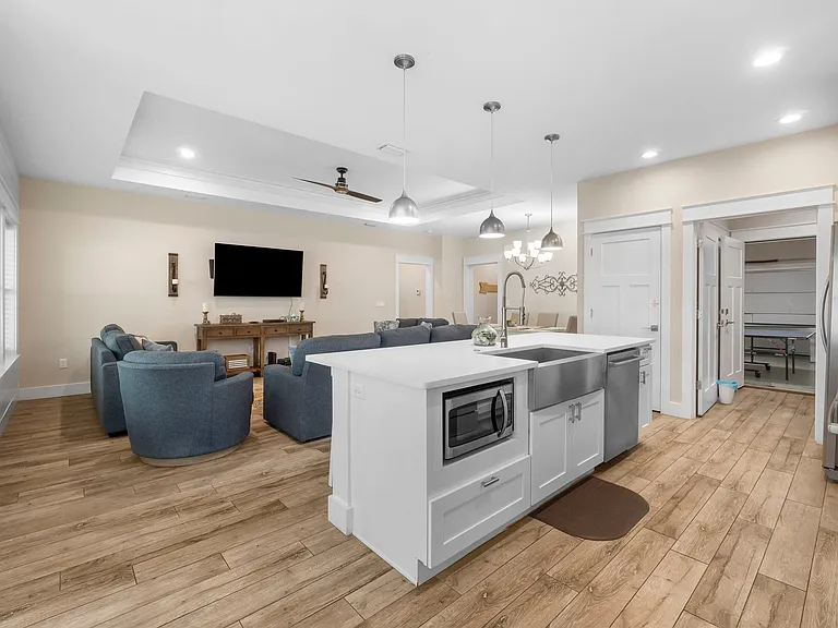 228 Palm Beach Dr — Photo 14