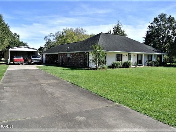 3rd image of 610 Heather Ln