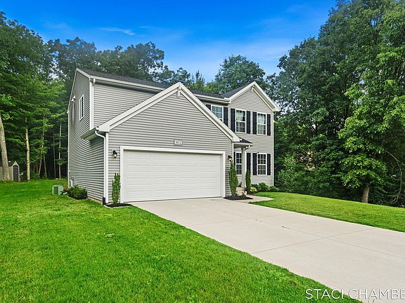 3rd image of 1672 E Ryan Woods Cir
