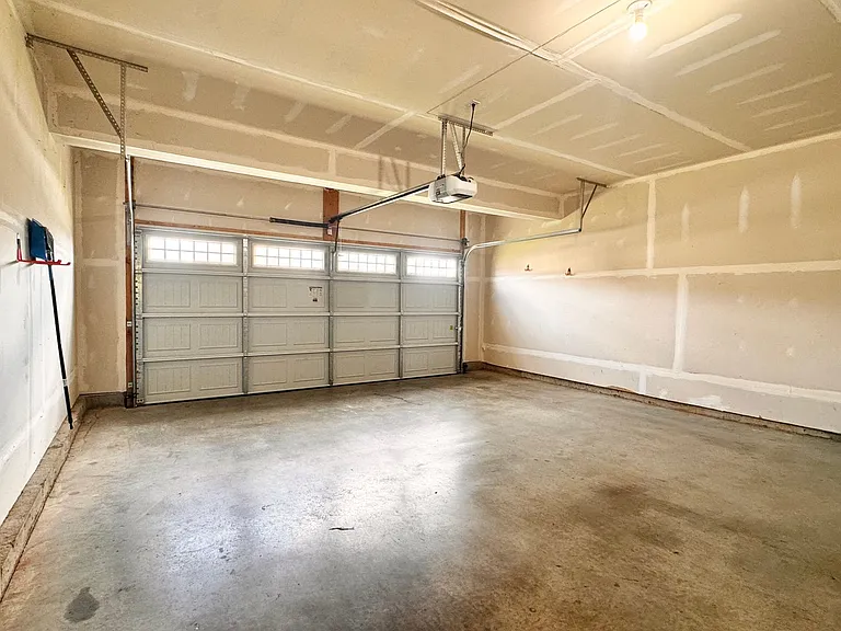 145 Holly Hill Dr — Photo 28