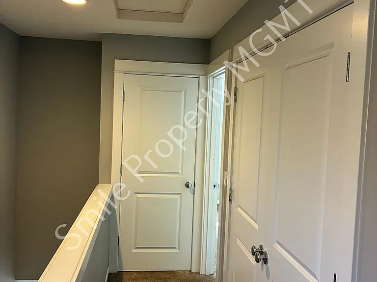 19416 SE River Rd — Photo 6