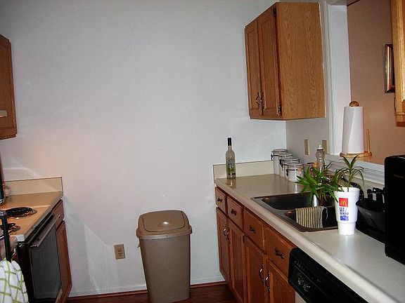 3rd image of 105 Forest Oaks Dr