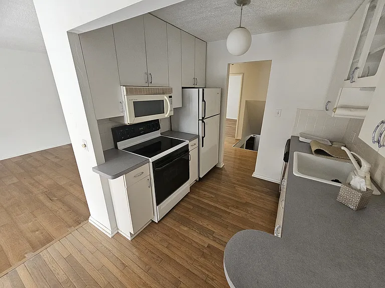 25 Dickinson Ave #H — Photo 5