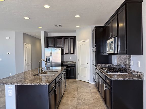 5th image of 3478 Elegant Rose St