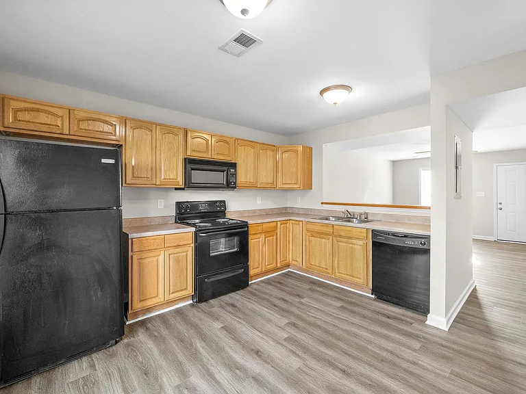 2 Bedroom Pet Friendly Townhome For Rent in Sango! — Photo 30