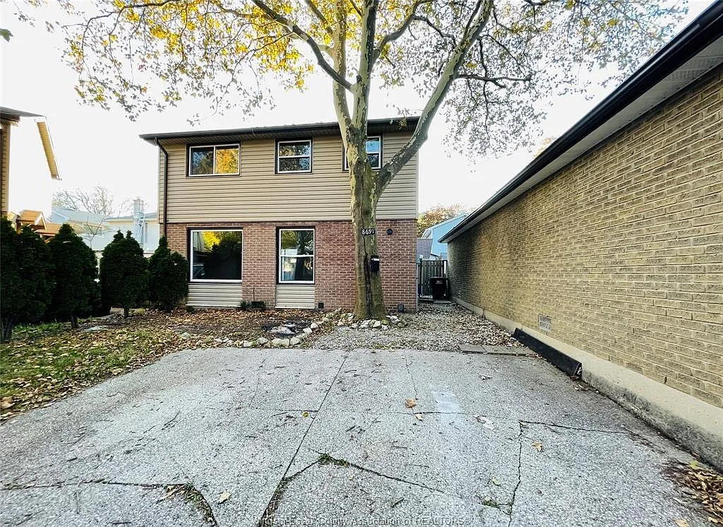 3 bed, $1,850 — Photo 2