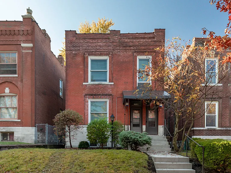 2310 Russell Blvd #A — Photo 1