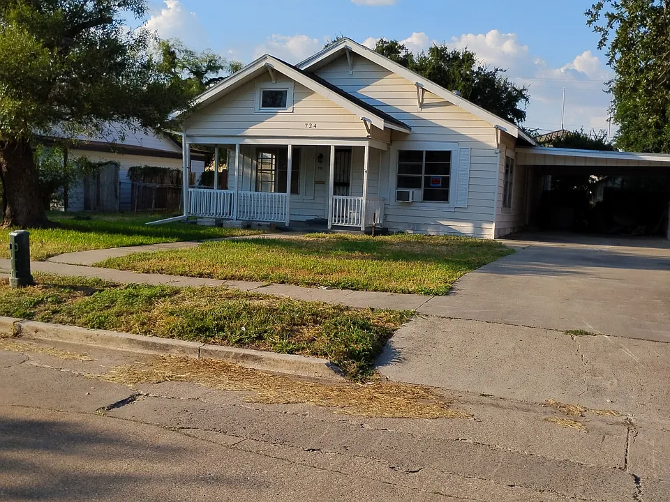 724 W Richard Ave