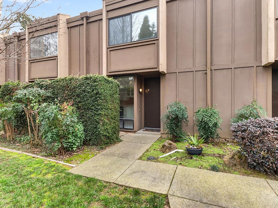 1st image of 2224 Woodside Ln Unit 3